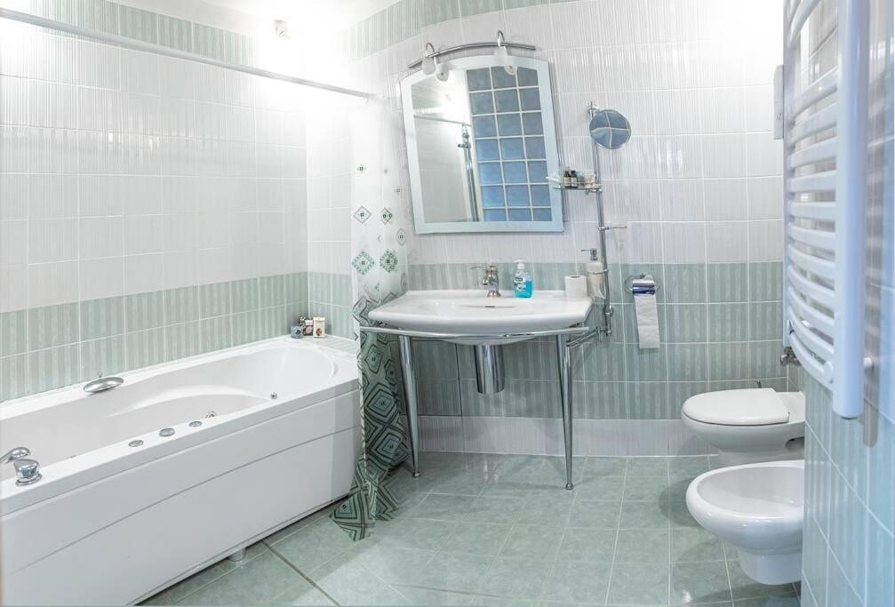 Very Spacious & Modern 3Bed Near Airport & Centre 索菲亞 外观 照片