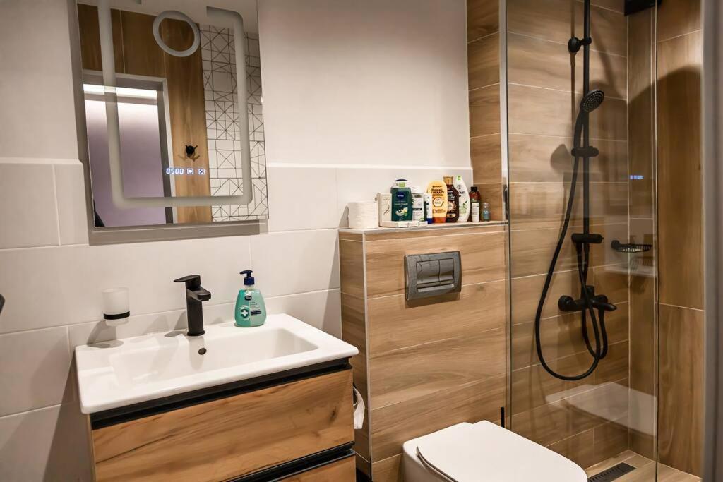 Very Spacious & Modern 3Bed Near Airport & Centre 索菲亞 外观 照片